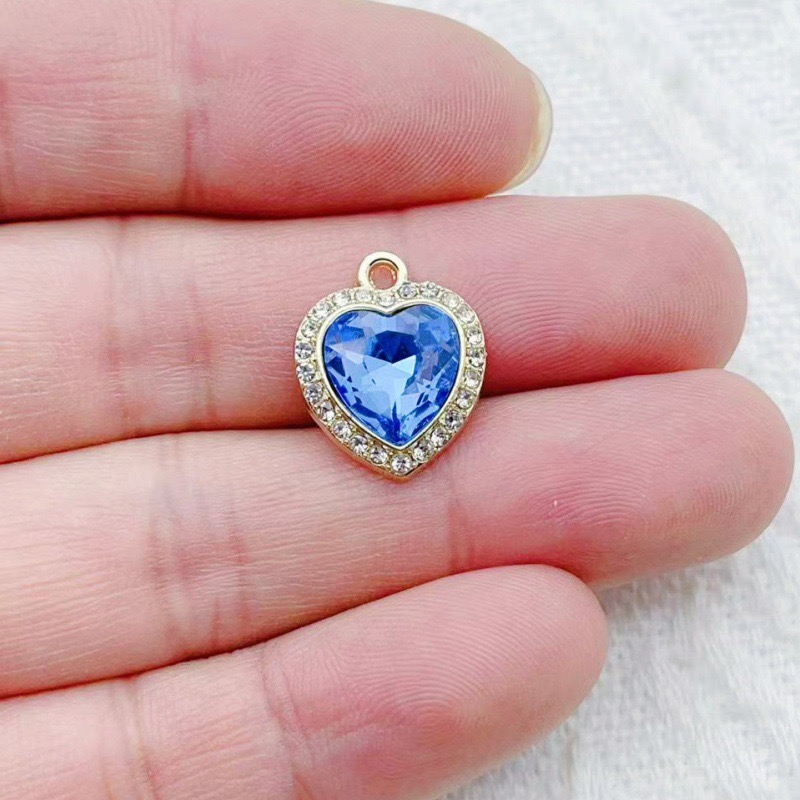 Pendentif en forme de cœur inc - Jewelry Making Pendants avis et prix