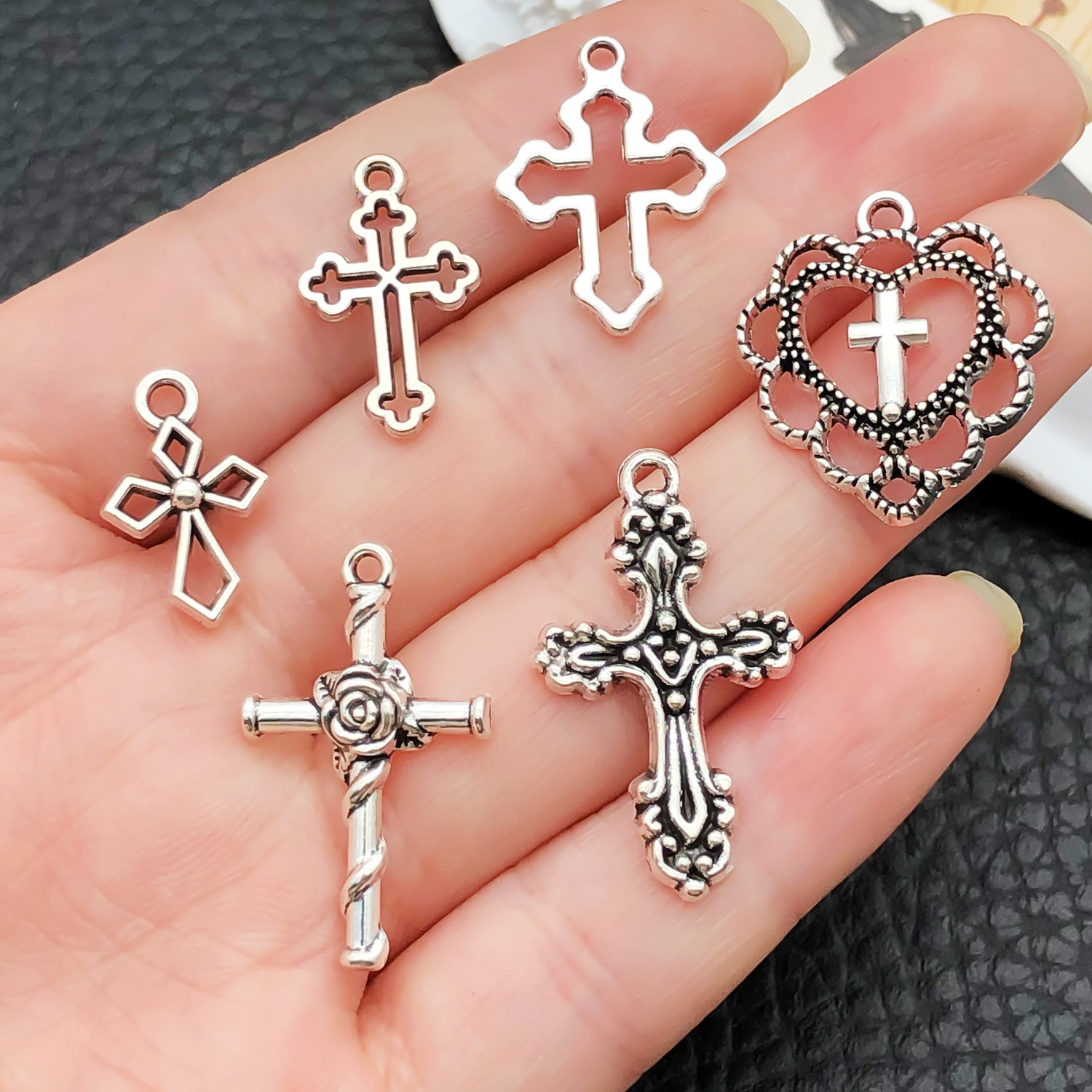 Assortiment de pendentifs croi - Jewelry Making Tutorial avis et prix